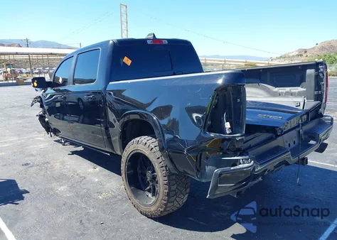 2021 Ram 1500 Laramie 4X4 5'7 Box z USA, uszkodzony, nr VIN 1C6SRFJTXMN823383